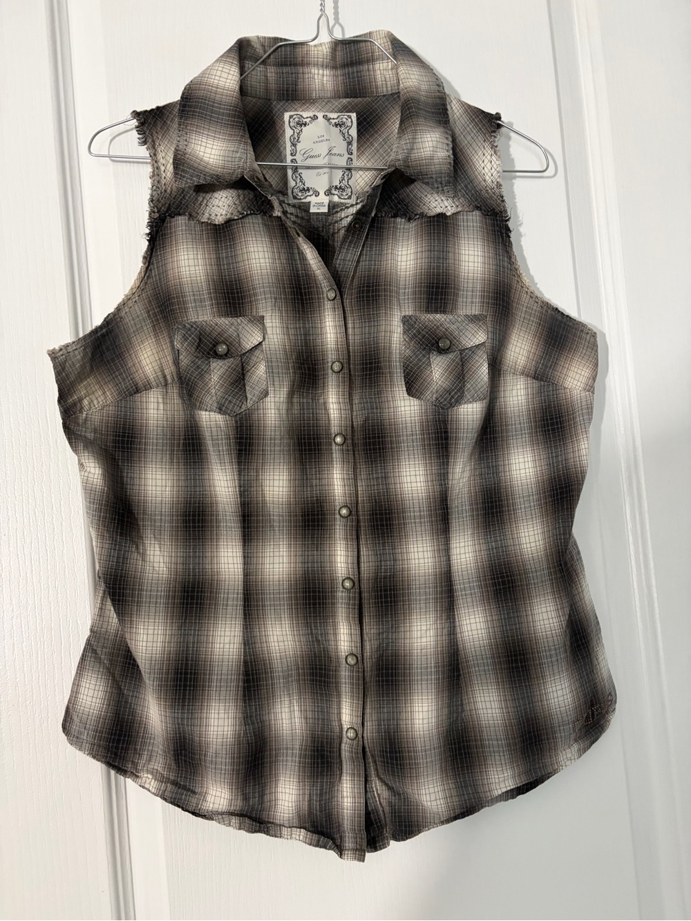 Guess Black & Cream Plaid Sleeveless Snap-Front Shirt size XL